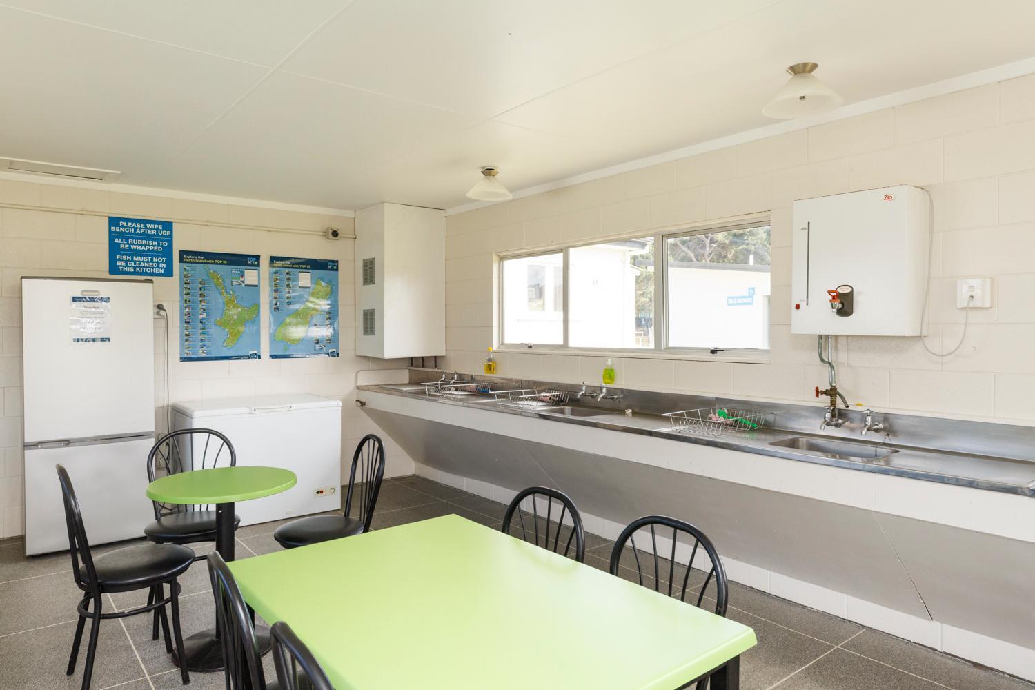 Foxton Beach Holiday Park Exteriör bild